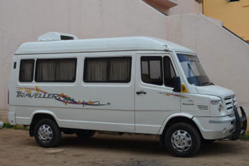 14 Seater Tempo Traveller