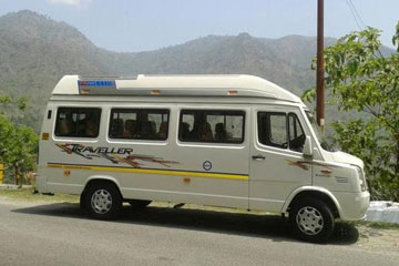 17 Seater Tempo Traveller