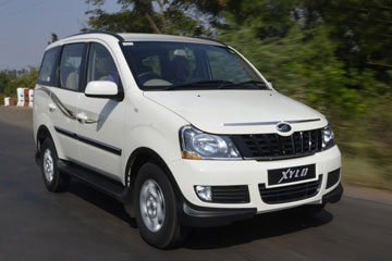 Mahindra Xylo taxi Hire